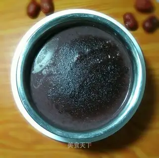 Black Sesame, black and white