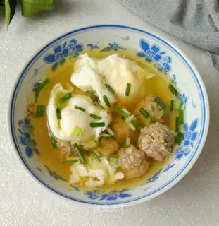 Eggball soup