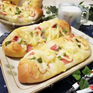 Pineapple ham bread