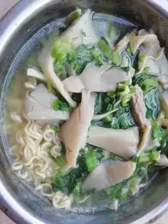 Skinny mushroom noodles