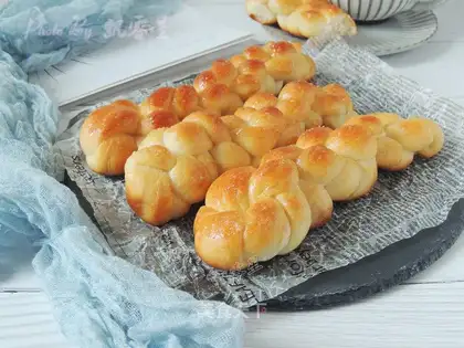 Sugar fudge bread