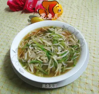 Shrimp-skinted radish noodles
