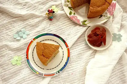 A tan pie-fooked red tea twilight cake