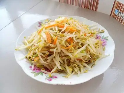 Carrot sprouts