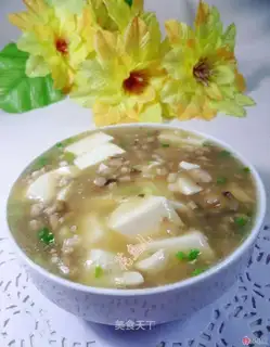 Meat and tea, mushrooms and tofu