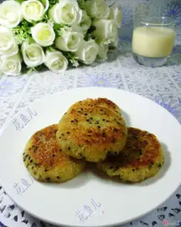 Black-sesame-sedimented corn bagel