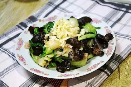 Scrambled black moor