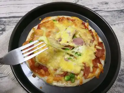 Hand-held pizza
