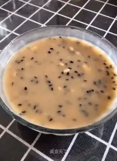Black sesame noodles
