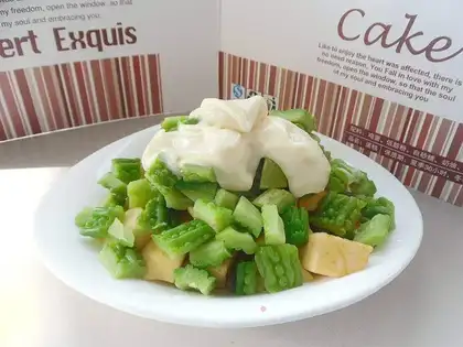 A bitter melon apple salad