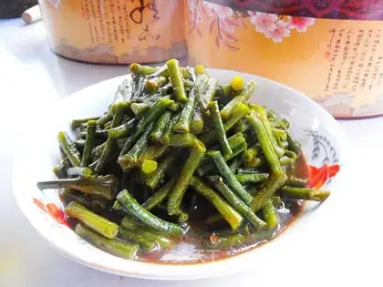 The old soup burns the beans