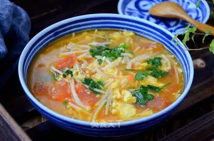 Tomato gin and mushroom egg soup
