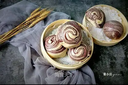 Two-colour-year-old buns
