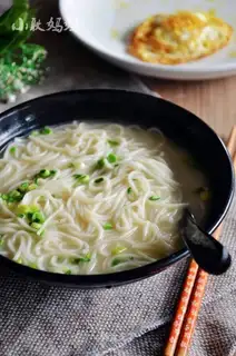 Fish noodles