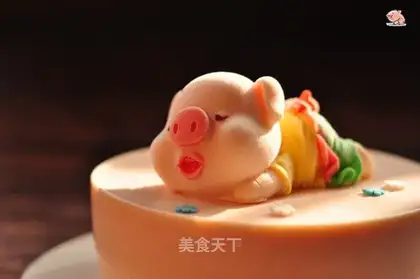 Piggy cheese mousse cake