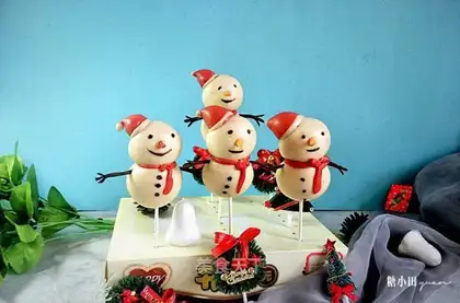 Snowman lollipop buns