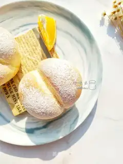 Bean-salary bread