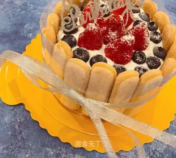 A simple birthday cake