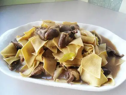 Thousands of chicken hearts