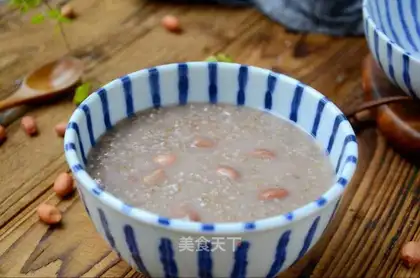 Sesame and black rice peanut porridge