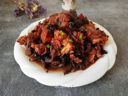 Chicken chops, mushrooms