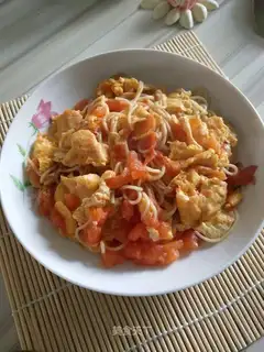 Tomato egg noodles