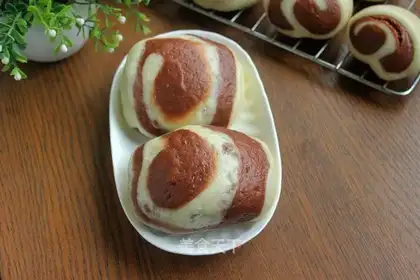 Double-coloured buns