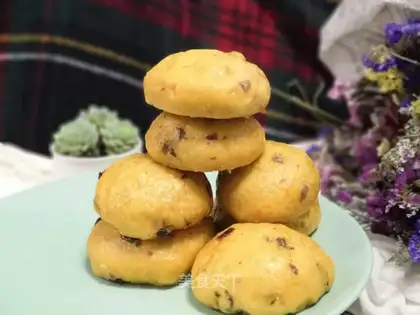 Cranberry pumpkin buns