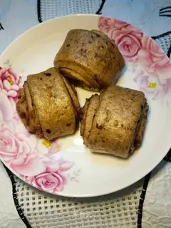 Red-tree black rice buns