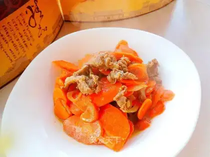 The lamb makes carrots