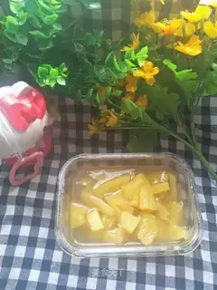 Homemade pineapple cans