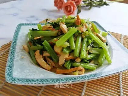 Celery fried dry