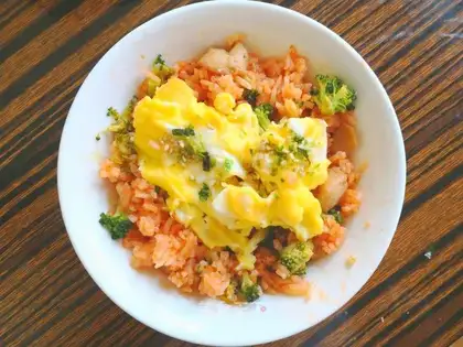 Chicken fried rice with cheese sauce