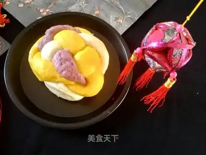 The embroidery bun