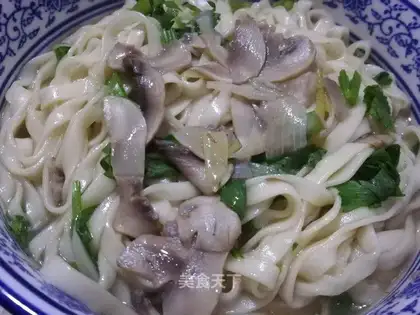 Herbal mushroom pasta