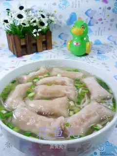 Fish-covered shrimp and wheat noodles