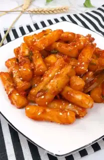 Hot fried rice cake