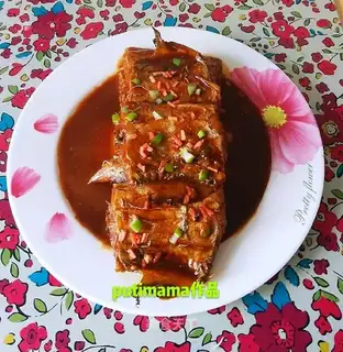 Red-fried fish