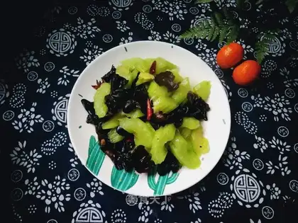 Celery fried wood