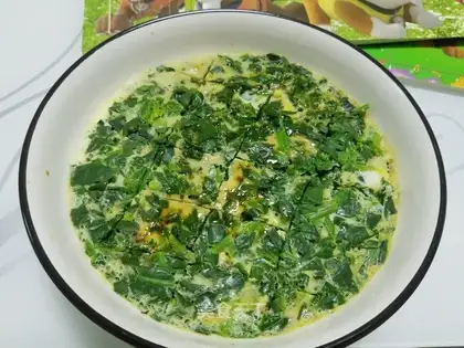 Spinach steamed eggs