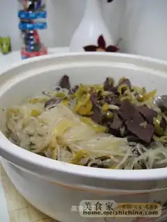 Sauerkraut duck blood vermicelli pot