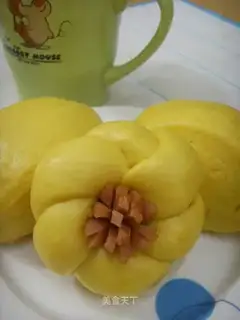 Steamed buns also bloom