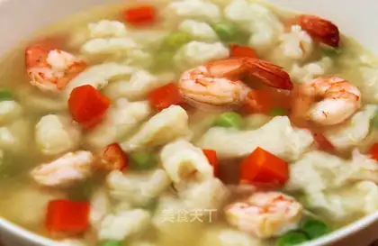 Fresh shrimp soup with pimples