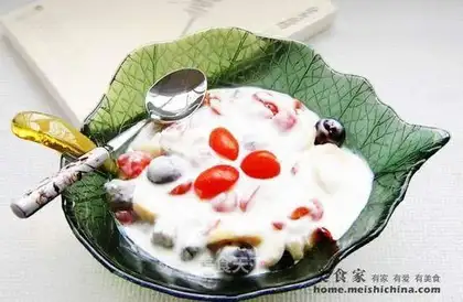 Yogurt fruit salad