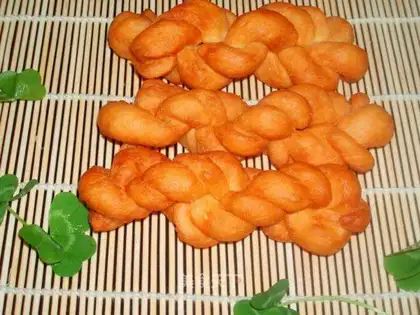 fried sesame flowers
