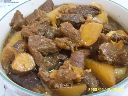 Stewed beef brisket with radish