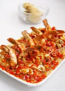 Steamed shrimp with chopped pepper and vermicelli