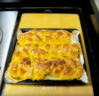 Pumpkin braid toast