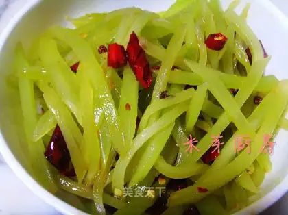 Stir lettuce with stir-fried vegetables