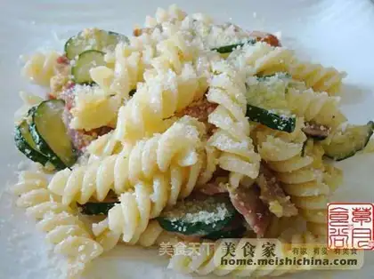 Cucumber bacon screw surface